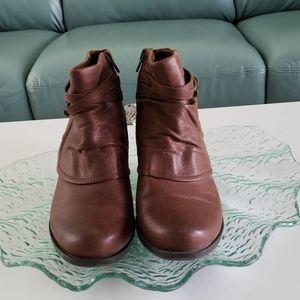 Baretraps brown boots